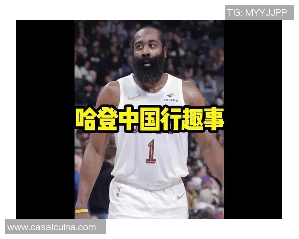 哈登精彩双撤步3加1后坐小范甘迪身旁畅谈篮球趣事